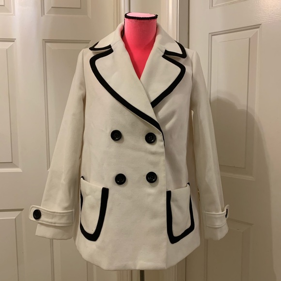 New Forever21 white coat w/black trim detailing - Picture 1 of 5